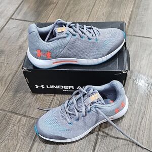 Under Armour UA BGS Pursuit in Gray